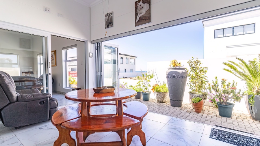 4 Bedroom Property for Sale in Sandy Point Beach Estate Western Cape
